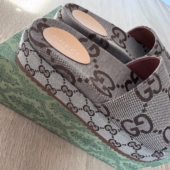 Platform slides - Picture 4 of 7